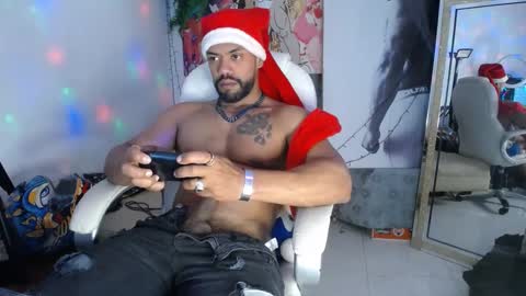 Snapshot of dimitry_muscle chatting on 12/07/24, 01:25 dimitry kyle mucle online show from 12/07/24, 01:25