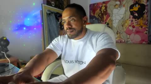 Snapshot of dimitry_muscle chatting on 09/16/25, 11:06 dimitry kyle mucle online show from 09/16/25, 11:06