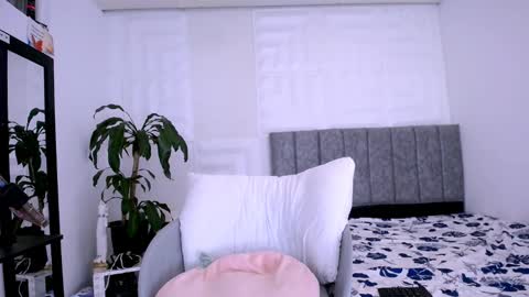 Snapshot of dina_mcry chatting on 01/08/25, 07:13 DINA online show from 01/08/25, 07:13