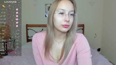 Snapshot of dina_sunshine chatting on 10/12/25, 02:32 Dina online show from 10/12/25, 02:32