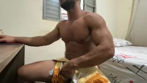 Snapshot of dinhoo14 chatting on 12/02/25, 06:58 dinhoo14 online show from 12/02/25, 06:58