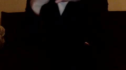 Snapshot of dinnerout1111 chatting on 01/19/25, 10:39 dinnerout1111 online show from 01/19/25, 10:39