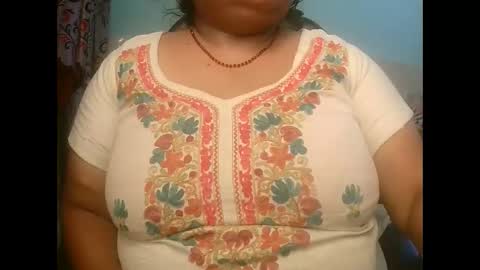 Snapshot of dipa2345 chatting on 11/06/25, 05:14 dipa2345 online show from 11/06/25, 05:14