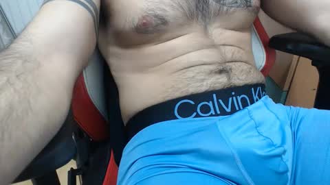 Snapshot of dirfocus chatting on 11/01/25, 05:31 Z online show from 11/01/25, 05:31