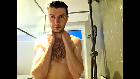 Snapshot of dirkbig23cm chatting on 12/23/25, 07:39 Dirk online show from 12/23/25, 07:39