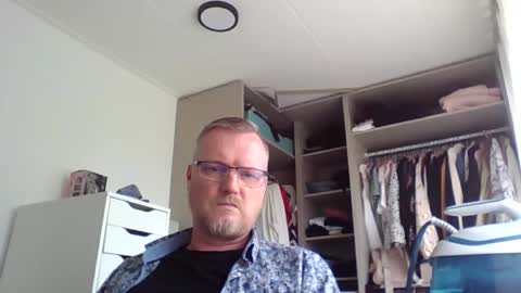 dirkkie1975 online show from 05/15/26, 09:38
