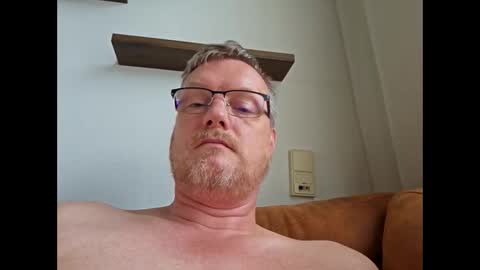 dirkkie1975 online show from 05/31/26, 08:10