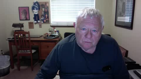 Snapshot of dirtrider195080438 chatting on 04/22/26, 10:11 dirtrider195080438 online show from 04/22/26, 10:11