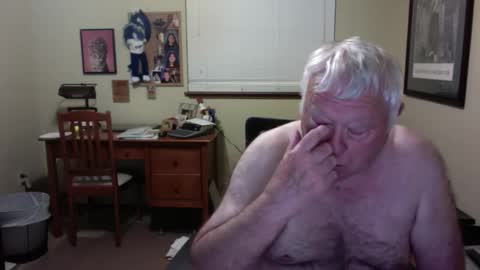 Snapshot of dirtrider195080438 chatting on 05/13/26, 05:05 dirtrider195080438 online show from 05/13/26, 05:05