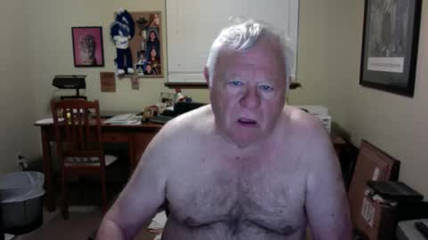 Snapshot of dirtrider195080438 chatting on 05/14/26, 12:12 dirtrider195080438 online show from 05/14/26, 12:12