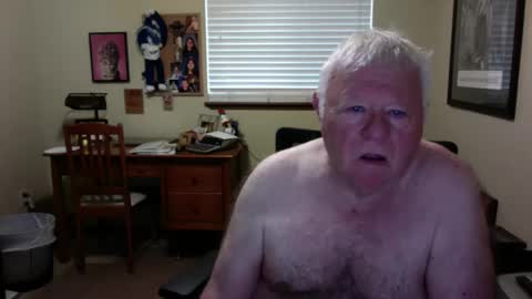 Snapshot of dirtrider195080438 chatting on 05/15/26, 02:02 dirtrider195080438 online show from 05/15/26, 02:02
