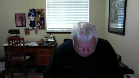 Snapshot of dirtrider195080438 chatting on 05/16/26, 09:57 dirtrider195080438 online show from 05/16/26, 09:57