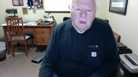 Snapshot of dirtrider195080438 chatting on 05/17/26, 01:40 dirtrider195080438 online show from 05/17/26, 01:40