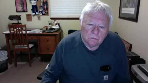 Snapshot of dirtrider195080438 chatting on 05/20/26, 03:24 dirtrider195080438 online show from 05/20/26, 03:24