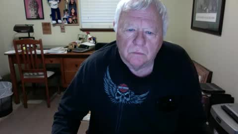 Snapshot of dirtrider195080438 chatting on 05/22/26, 03:46 dirtrider195080438 online show from 05/22/26, 03:46