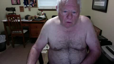 Snapshot of dirtrider195080438 chatting on 05/25/26, 01:06 dirtrider195080438 online show from 05/25/26, 01:06