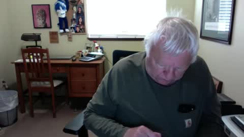 Snapshot of dirtrider195080438 chatting on 06/03/26, 05:18 dirtrider195080438 online show from 06/03/26, 05:18