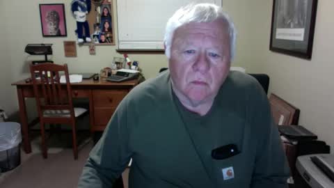 Snapshot of dirtrider195080438 chatting on 06/07/26, 05:11 dirtrider195080438 online show from 06/07/26, 05:11