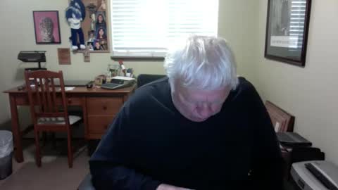 Snapshot of dirtrider195080438 chatting on 06/11/26, 12:58 dirtrider195080438 online show from 06/11/26, 12:58