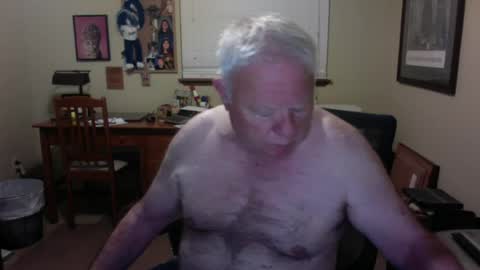 Snapshot of dirtrider195080438 chatting on 06/29/26, 04:52 dirtrider195080438 online show from 06/29/26, 04:52