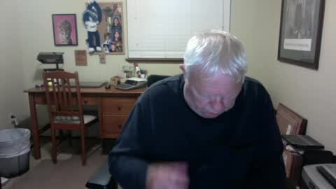 Snapshot of dirtrider195080438 chatting on 07/06/26, 05:15 dirtrider195080438 online show from 07/06/26, 05:15