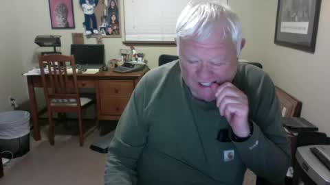 Snapshot of dirtrider195080438 chatting on 07/13/26, 05:21 dirtrider195080438 online show from 07/13/26, 05:21