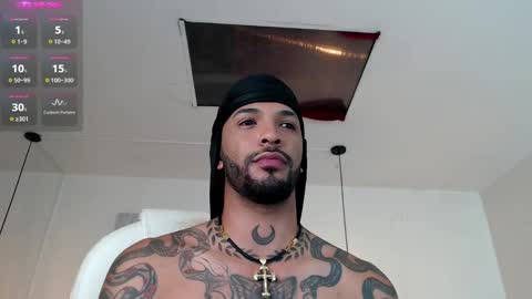 Snapshot of dirtybhot chatting on 12/13/24, 02:21 I just want to be happy online show from 12/13/24, 02:21