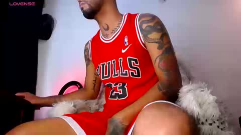 Snapshot of dirtybhot chatting on 09/18/25, 03:52 I just want to be happy online show from 09/18/25, 03:52