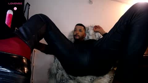 Snapshot of dirtybhot chatting on 12/14/25, 05:02 I just want to be happy online show from 12/14/25, 05:02