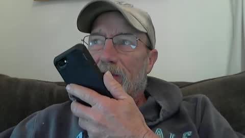 Snapshot of dirtynastyoldman chatting on 03/05/25, 02:01 dirtynastyoldman online show from 03/05/25, 02:01