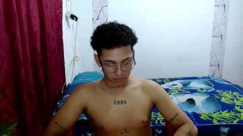 Snapshot of dirtyslimlatin chatting on 12/17/25, 06:03 dirtyslimlatin online show from 12/17/25, 06:03