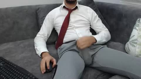 Snapshot of dirtyybooyy77 chatting on 11/16/25, 09:42 dirtyybooyy77 online show from 11/16/25, 09:42