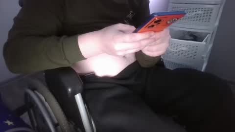 Snapshot of disabledgayonwheels33 chatting on 02/19/25, 06:43 Disabledguy34 online show from 02/19/25, 06:43