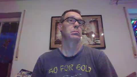 Snapshot of disney0988 chatting on 12/16/24, 06:21 disney0988 online show from 12/16/24, 06:21