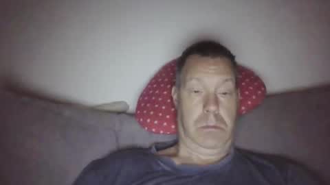 Snapshot of disney0988 chatting on 12/20/25, 04:19 disney0988 online show from 12/20/25, 04:19