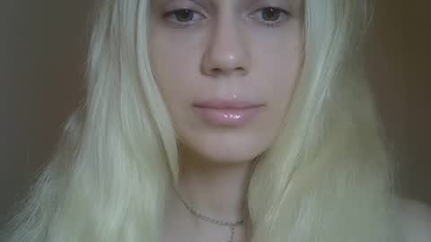 DitaMilton online show from 03/15/26, 08:37