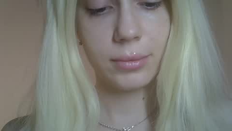 DitaMilton online show from 04/07/26, 05:24