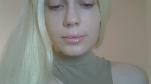 DitaMilton online show from 04/08/26, 05:24