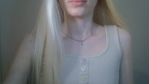 Snapshot of ditamilton chatting on 06/19/26, 08:34 DitaMilton online show from 06/19/26, 08:34