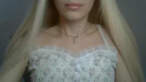 DitaMilton online show from 07/12/26, 02:08