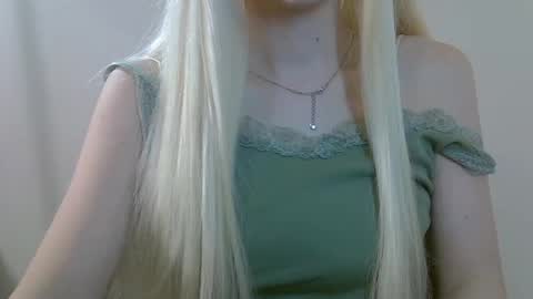 DitaMilton online show from 07/23/26, 09:46