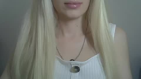 DitaMilton online show from 08/05/26, 04:10