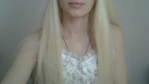 DitaMilton online show from 08/08/26, 10:17