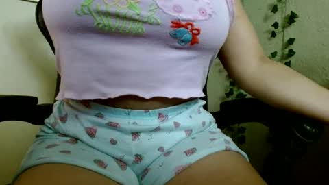 Snapshot of divadirty chatting on 01/06/25, 02:25 Mari online show from 01/06/25, 02:25