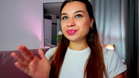 Snapshot of divetagrace chatting on 11/04/25, 03:38 Tia online show from 11/04/25, 03:38