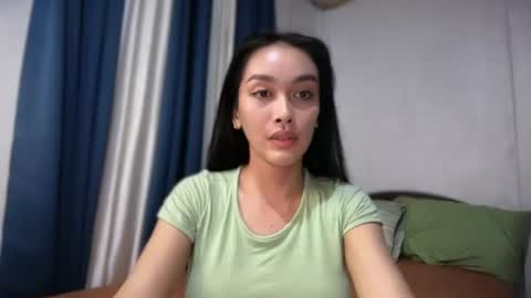 Snapshot of divina_graciaxx chatting on 06/24/26, 09:52 DIVINA online show from 06/24/26, 09:52