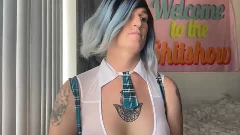 divinathedivine online show from 10/24/25, 07:32