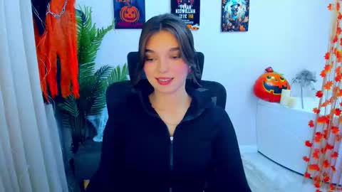 Snapshot of divineamour chatting on 10/28/25, 03:04 Hannah online show from 10/28/25, 03:04