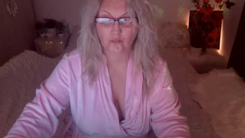 Snapshot of divineblond chatting on 02/22/26, 05:55 Alexxa online show from 02/22/26, 05:55