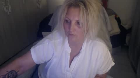 Alexxa online show from 04/15/26, 07:58